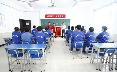 選擇重慶汽修學校，要注意哪幾點?