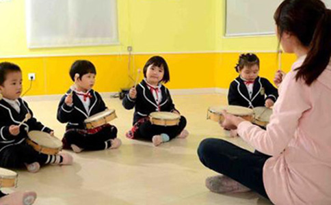 在四川哪個學(xué)?？梢詫W(xué)習(xí)幼師專業(yè)?