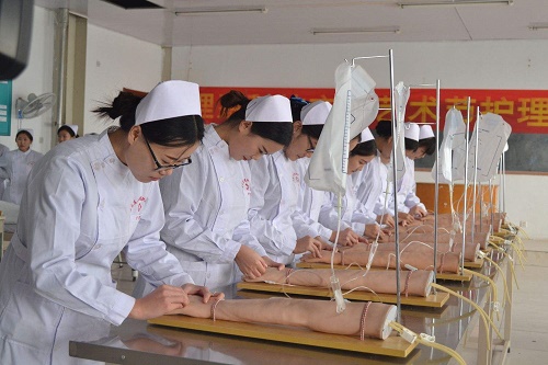 成都哪個職高學(xué)校護(hù)理專業(yè)好 成都哪個職高學(xué)校護(hù)理專業(yè)好