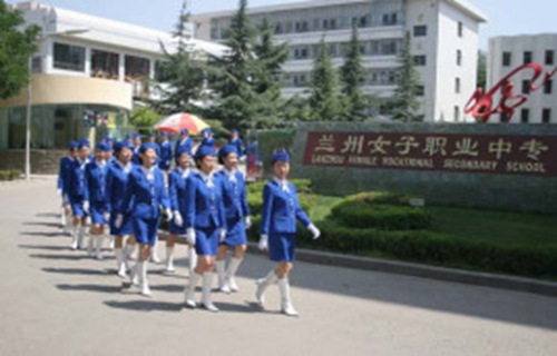 1621070692800217.jpg 女子學校2.jpg