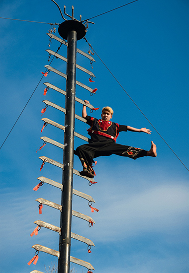 上刀山--胡鑒 組圖.jpg